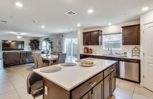 Pool Table and Patio! Spacious Merced Getaway - Foto 13