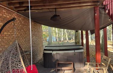 Poconos Chalet -Kayaks- HotTub-Karaoke-Lake - Foto 63