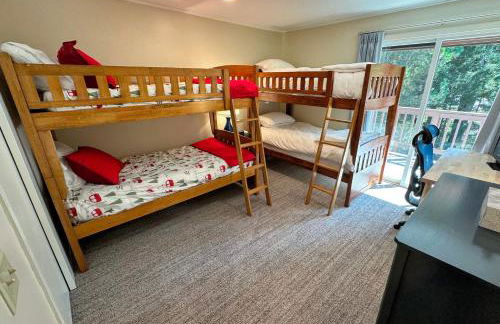 R8 Luxury Bretton Woods Ski-In Ski-out townhome next to beginner ski area w fast wifi and keyless entry - Foto 68