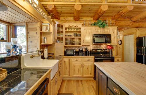 Fire Pit and Hot Tub Lakeside Cabin on 2 Acres! - Foto 13