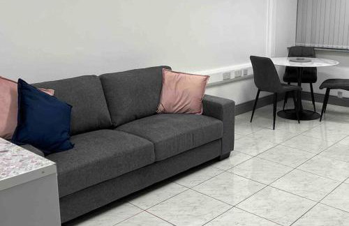 Corner House 2-Bed Townhouse Sleeps 3 - Photo 17