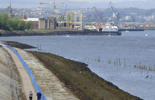 RIVER CLYDE VIEWS - PRIVATE & SPACIOUS APARTMENT - Photo 50