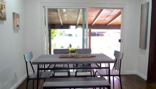 Cozy 3BR Home With Pool, Yard, Garage, and 80 inch TV! - Foto 2