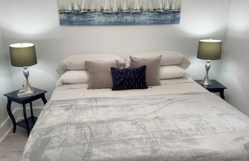 Cozy Coastal Retreat N Lake Ontario Sleeps 8 - Foto 13