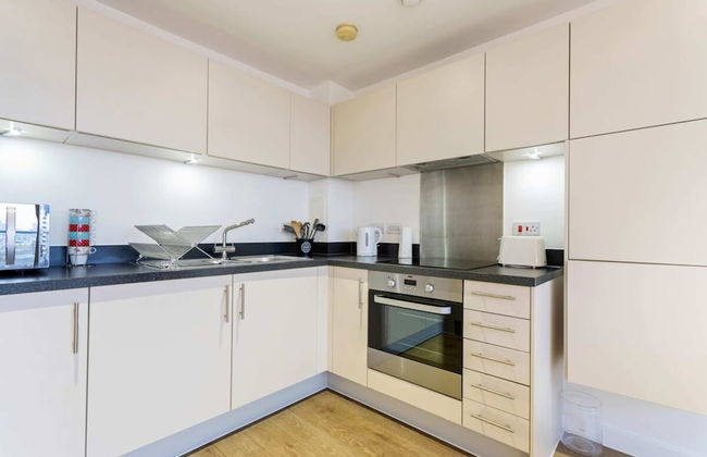 Modern 1 Bedroom Apartment Near Canary Wharf With Balcony - Foto 9
