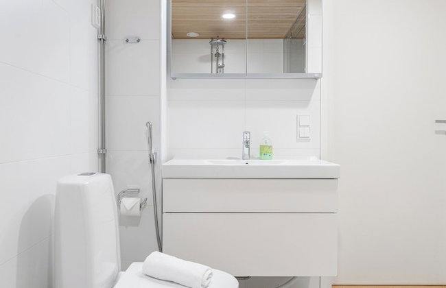 Stylish New 1BR Home with Sauna, Hosts 5 Guests - Photo 27
