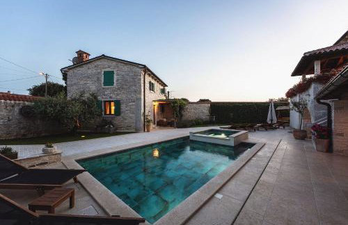 Mediterrane Steinvilla mit Privatpool, Whirlpool, Darts, Billard, Tischtennis, Gym - Foto 30