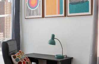 Sunny Modern Loft Montrose Beach Rooftop WFH Gym - Photo 9