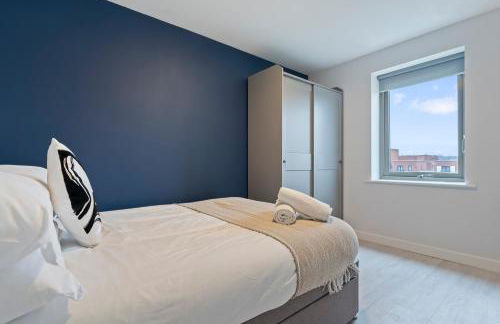 Exquisite 7 Bedroom 5 Bathroom House - Over 1900 sqft - Close to City Centre with Free Parking, Fast W-Fi and SmartTVs by Yoko Property - Foto 26