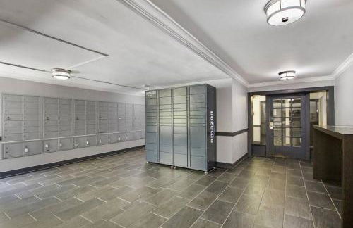 Prime & Stylish 1BR Hideaway - Dorchester 306 - Photo 5