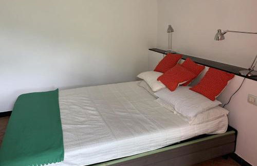 1 Bed Cottage Sleeps 4 Private Garden - Pool - Photo 9