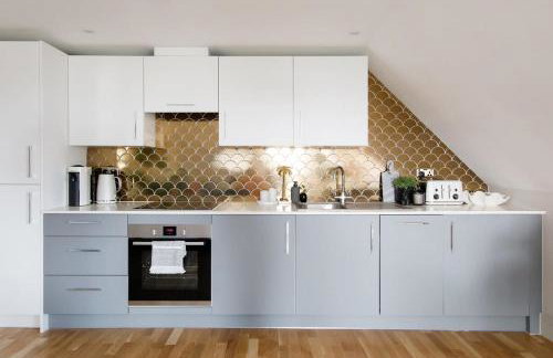 Luxury Penthouse ~ Super King Bed 5 min to Beach - Foto 3