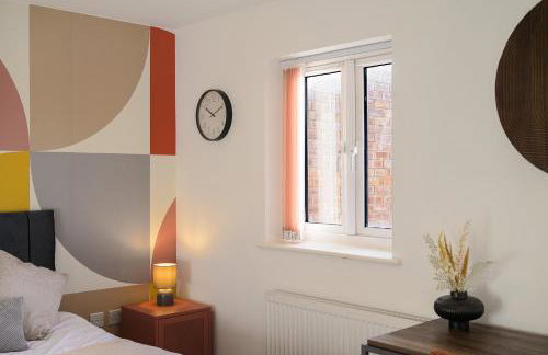 Stylish 3BR Home - Sleeps 7 - 15 Min to City Centre, Parking Garden & Fast Wi-Fi - Foto 20