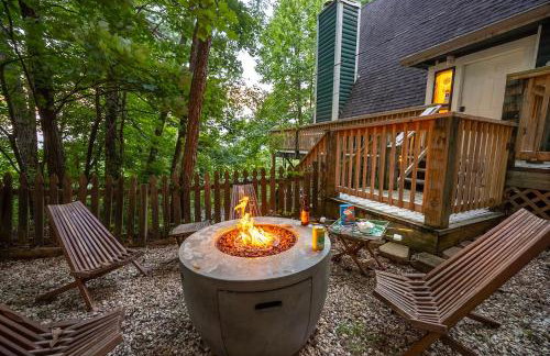 Big Mountain View! Downtown Gatlinburg Chalet Village! Hot Tub! Fan Favorite! AFrame Dreams! Magazine-Featured! Stunning Interiors! Little Green Cabin - Photo 55