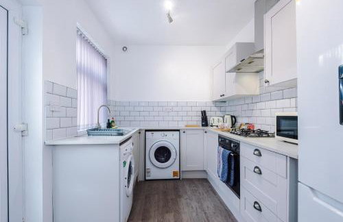 Oxford House by YourStays - Cosy Home in the Suburb of May Bank - Foto 16