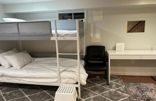 Single Family House in Arlington - Photo 6