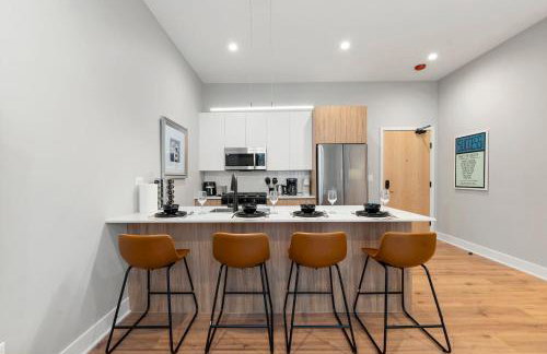 2BD 2BA Condo- Steps to Lake with Gym & Parking - Photo 11