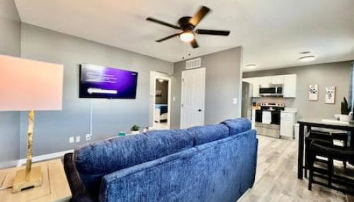 Sleek remodeled Design 2 Bed Trenton, OH Apartment - Foto 1