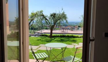 Nice apartments lake view & free parking - Photo 3