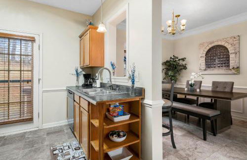 Cozy 4B 2 5B University Home King Beds Jacuzzi - Foto 53