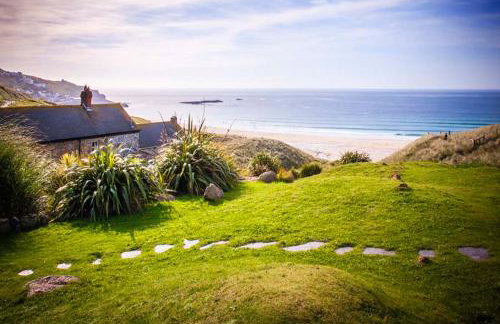 White Rose Beach Cottage Sea-Views Garden - Photo 33