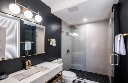 The Capone House-Historic Bayfront Home w/hot tub - Foto 15