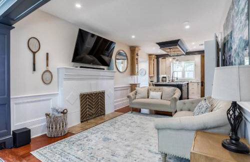 Extraordinary Old Florida home with designer interior & backyard treehouse - Foto 9