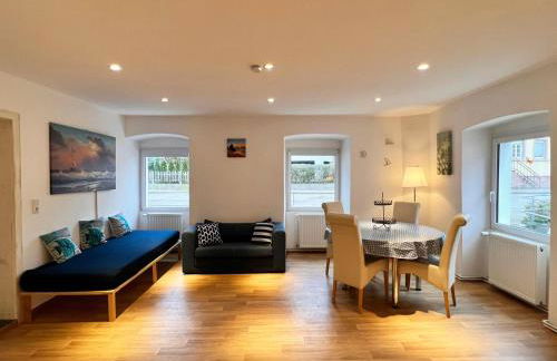 Ferienwohnung Elfriede - WLAN, 2 Bäder, Küche, Freisitz, 2 Parkplätze, im Ortskern - Foto 3