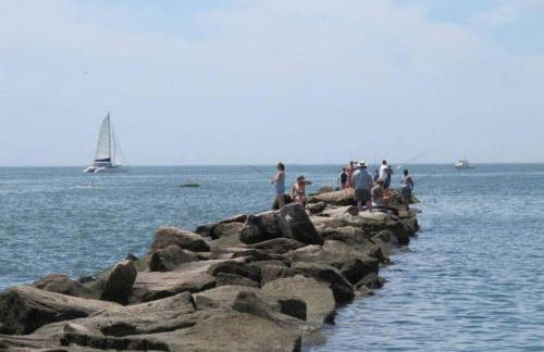 Newly Renovated Carriage House Near Town & Beaches - Foto 11