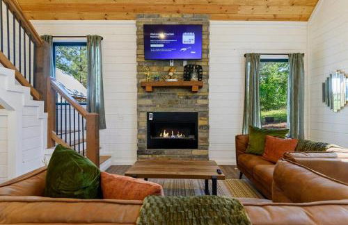 Luxury Winter Cabin! Hot Tub - Fire Pit - Decks - Game Room - Foto 19