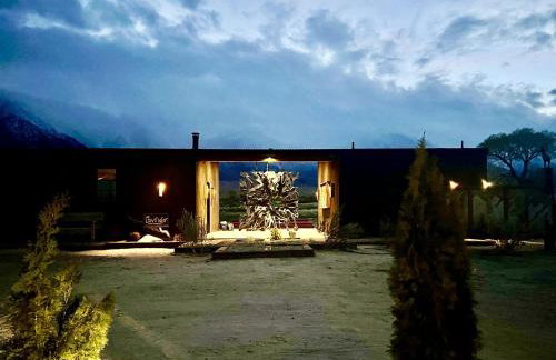 Luxury Design Rental with Breathtaking Mountain Views in Lone Pine, California - Foto 13