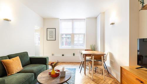Modern London Bridge Retreat - Photo 1