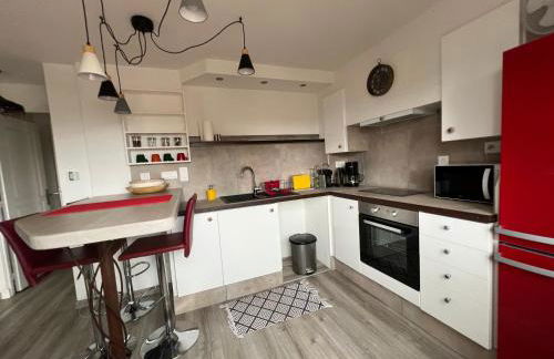 Villa Azur - 2 pièces rez-de-jardin dans une maison avec piscine - Foto 12