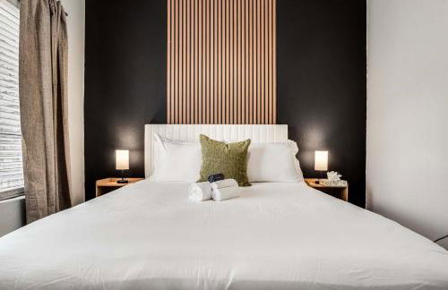 Boulevard Stays Quiet Modern 2BR Pickleball Pool Parking Gym 06 - Foto 8