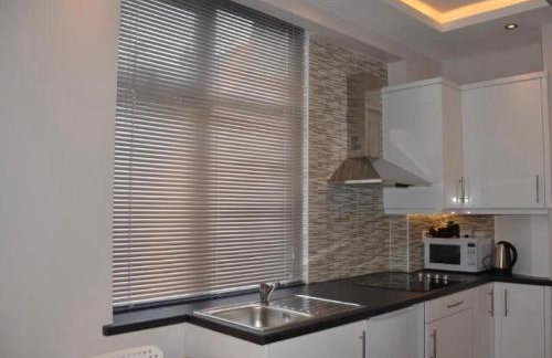 The Lily Aparts - Photo 12