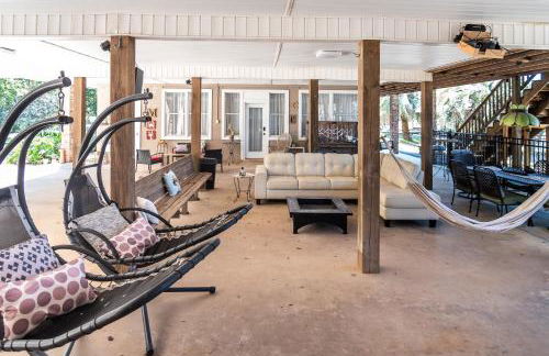 Bayou Breeze Retreat with Pool & River Access - Foto 24