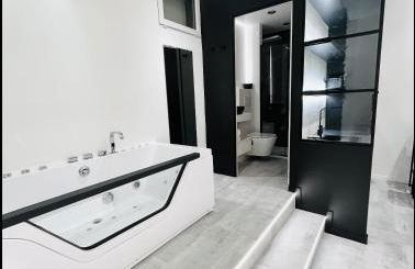 Suite in the City avec JACUZZI PRIVATIF - Hyper Centre - Foto 36