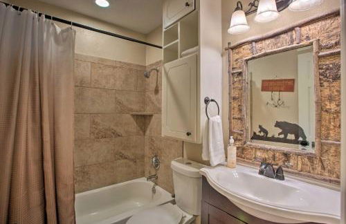 Home in Historic Waxahachie with Yard and Patio! - Foto 19