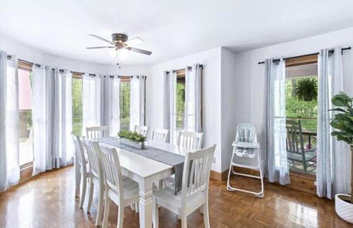 Wooded Retreat with game area and hot tub - Foto 24