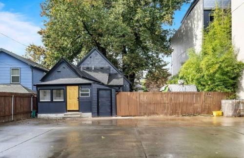 The Auric Door Inn on N Mississippi - Photo 27