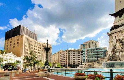 #2 Downtown Free Parking- Walk to Gainbridge, Lucas Oil, Conv Cntr - Foto 24