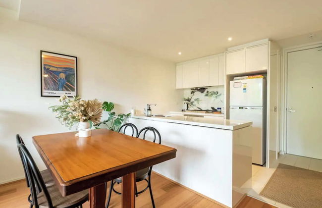 Charming 1BR in Fitzroy w/ Parking, Pool, + Gym! - Foto 14