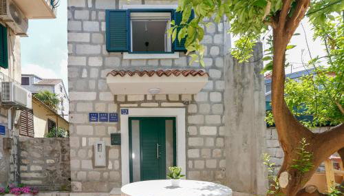 Apartments and Rooms Stone House - Photo 2