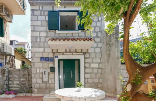 Apartments and Rooms Stone House - Photo 2