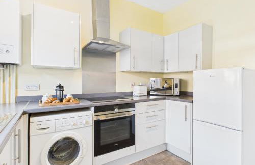 RestfullStays- 3 Bedroom, 4 Bed House FREE PARKING - Foto 14