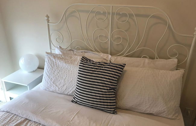 Deluxe Corner Suite - By Elite Suites - Photo 20