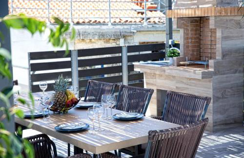 Elegant Roof Deck House with Jacuzzi - Foto 16