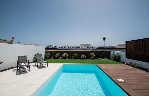 Serena Villa 38 - Heated pool, Sea Views, AC, High Speed Internet - Photo 16