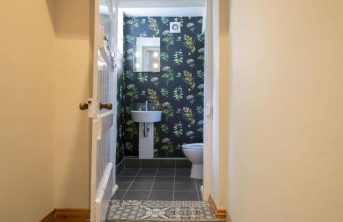 Askrigg Chapel - Photo 50