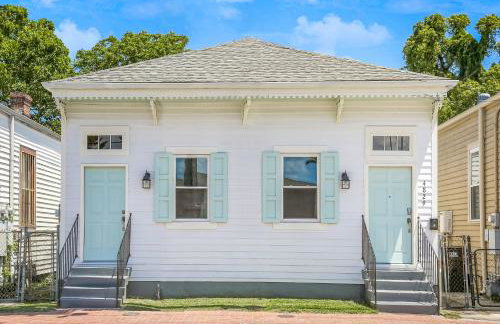 Renovated Historic 4BR House Near Magazine St & Uptown - Photo 23